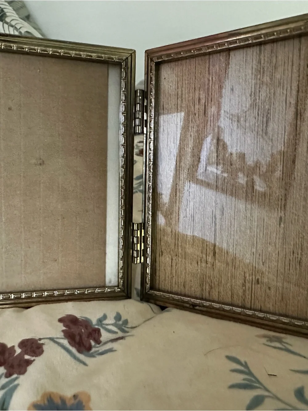 Vintage Double Pocket Picture Frame - Antique Gold